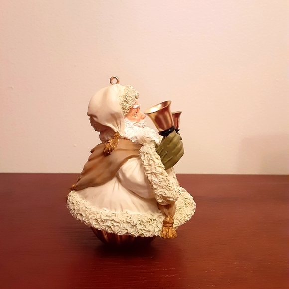 RARE 2004 Hallmark VIP Gift Keepsake Ornament Repaint Jolly Old Kris Jin… - Picture 5 of 12